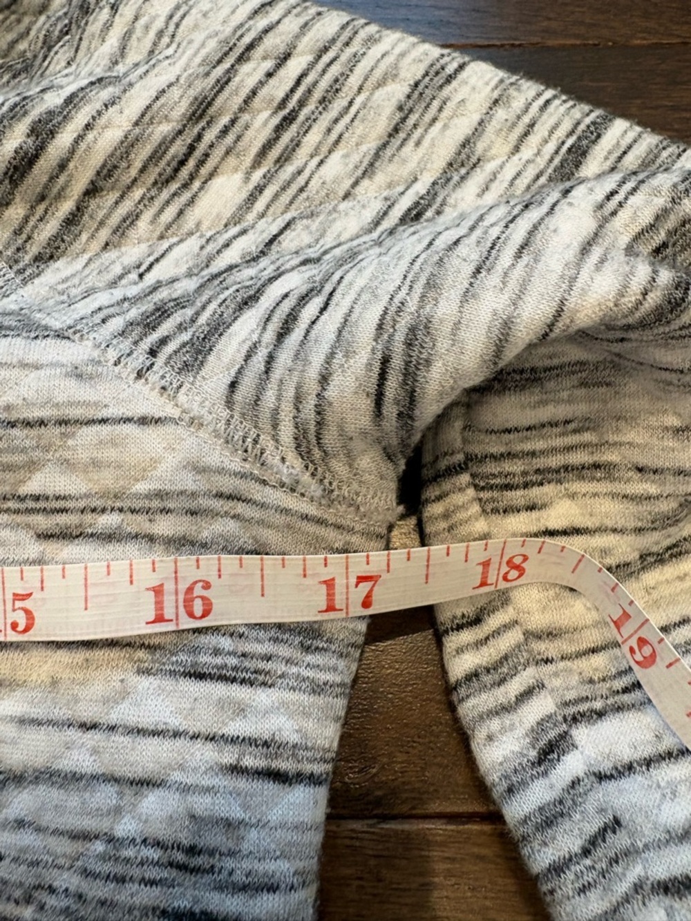 Marmot Pullover Sweatshirt Women’s XS Gray Space Dye Funnel Neck Thumbholes - Picture 10 of 14